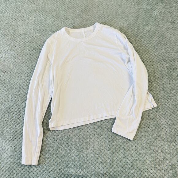 lululemon athletica Tops - LULULEMON WHITE CROPPED LONG SLEEVE ACTIVEWEAR TSHIRT S/M